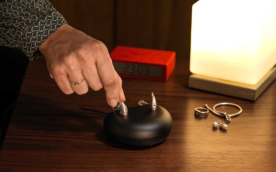vn_still_night_table_insitu_mnr_t_r_rgb_960x600