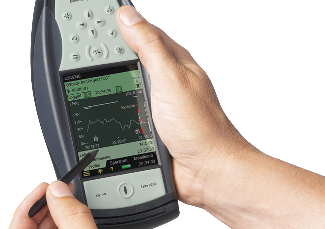 Hand operating calibrating device